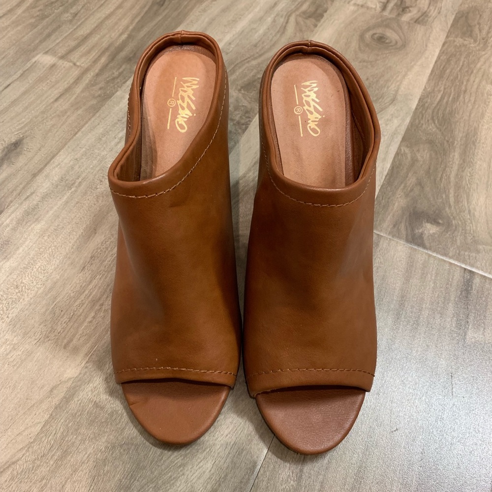 Heels - Mossimo - Size 9 - Camel